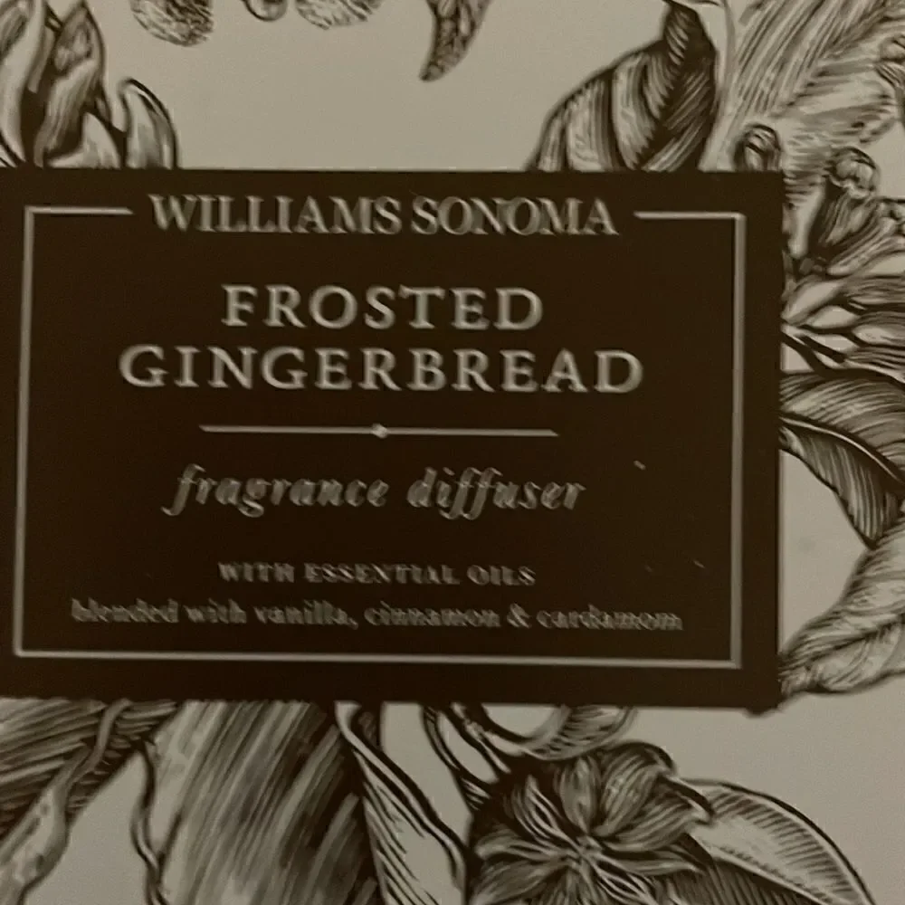 Williams Sonoma Frosted Gingerbread Diffuser NIB